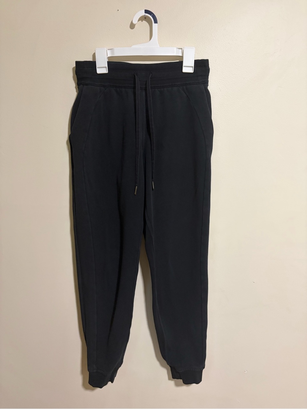 lululemon Black Scuba sweatpants size 4